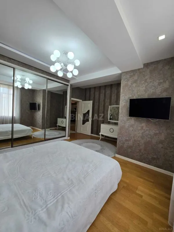 Satılır 3 otaqlı mənzil 115 m²