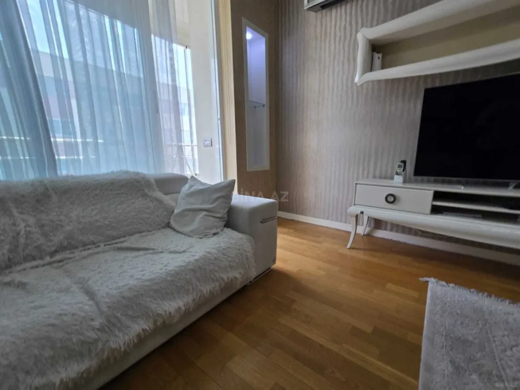 Satılır 3 otaqlı mənzil 115 m²