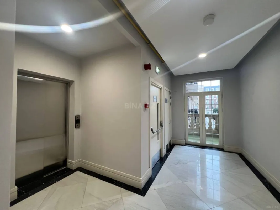 Satılır 3 otaqlı mənzil 100.3 m²