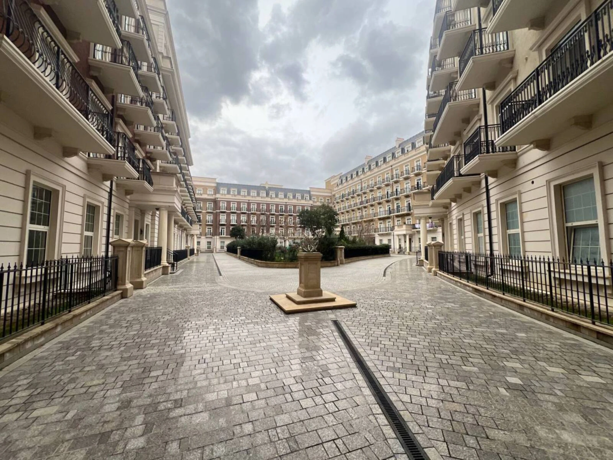 Satılır 3 otaqlı mənzil 100.3 m²