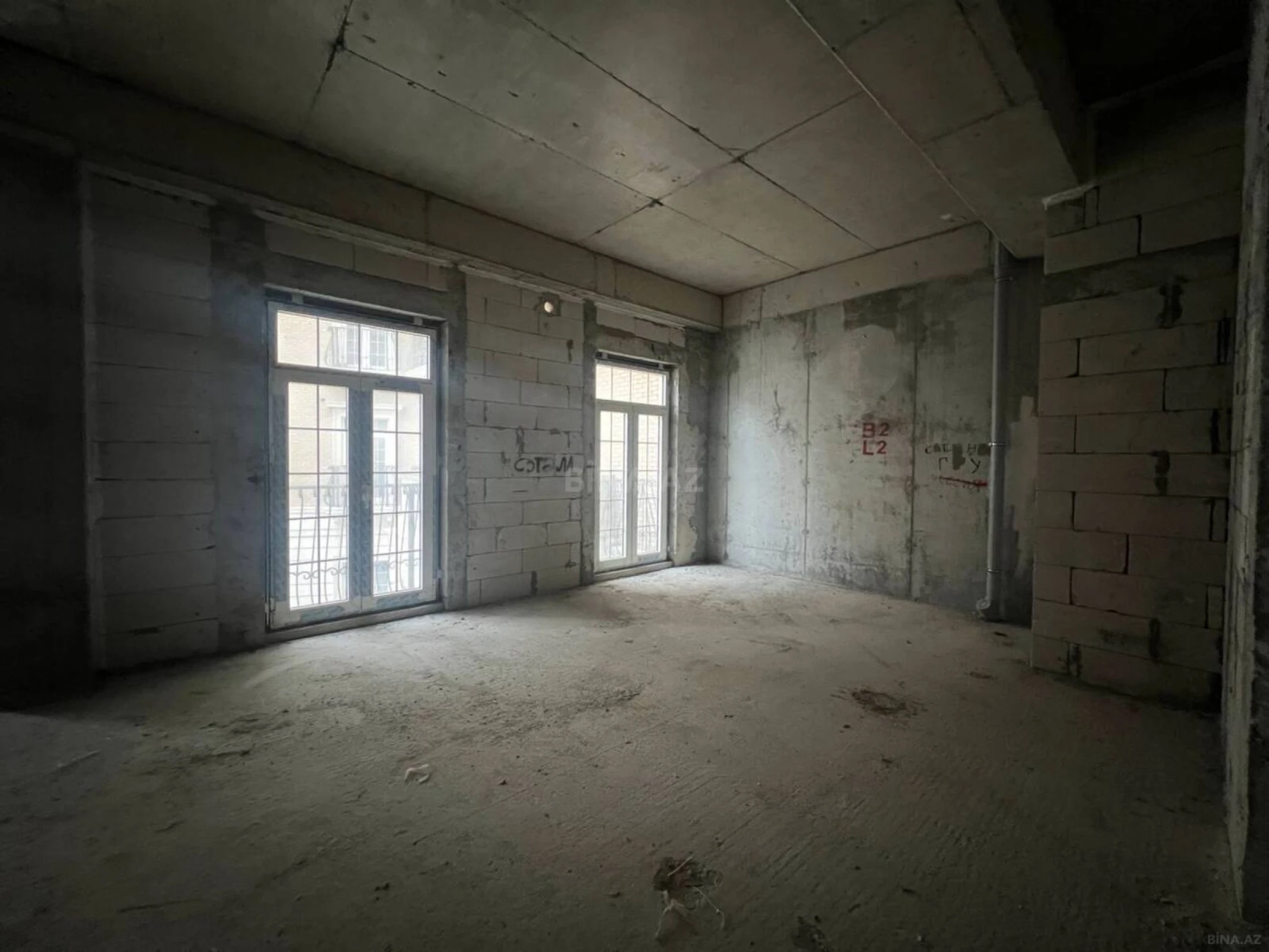 Satılır 3 otaqlı mənzil 100.3 m²