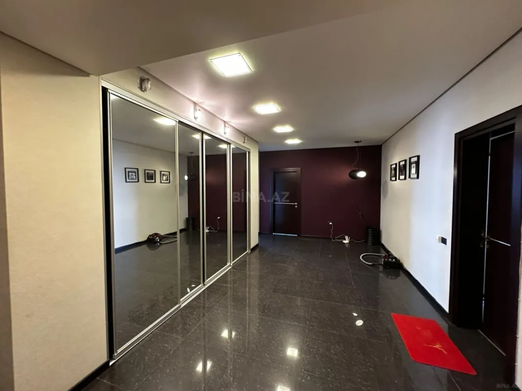 Kirayə verilir 4 otaqlı mənzil 195 m²