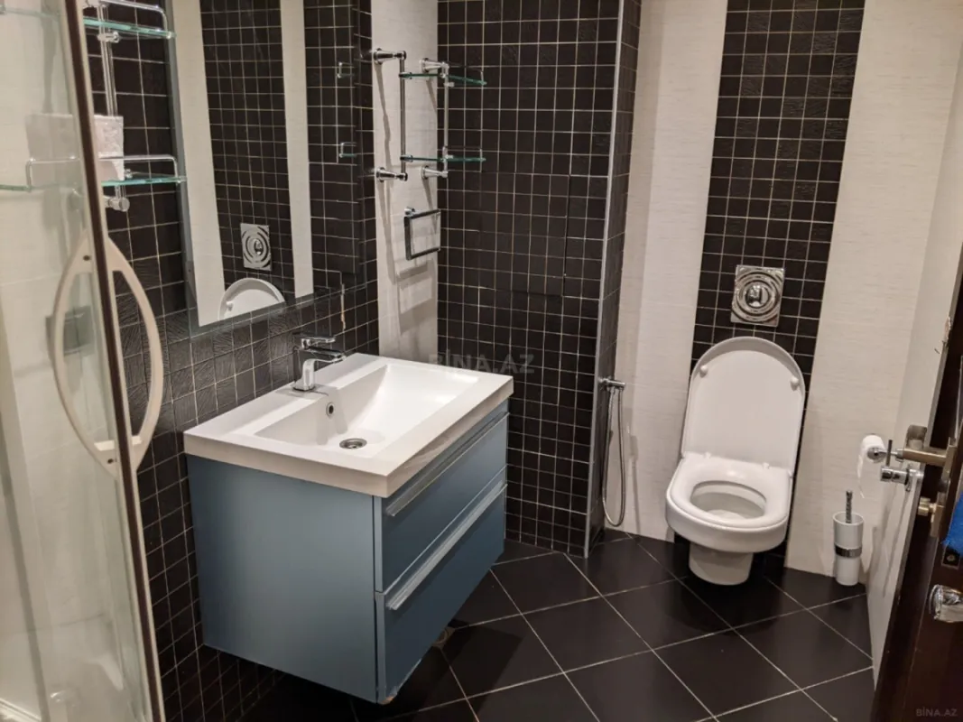 Kirayə verilir 4 otaqlı mənzil 195 m²