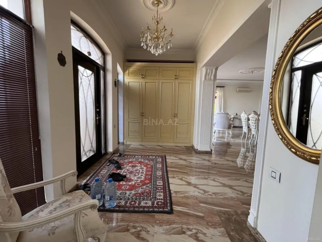 Satılır 6 otaqlı həyət evi 300 m²