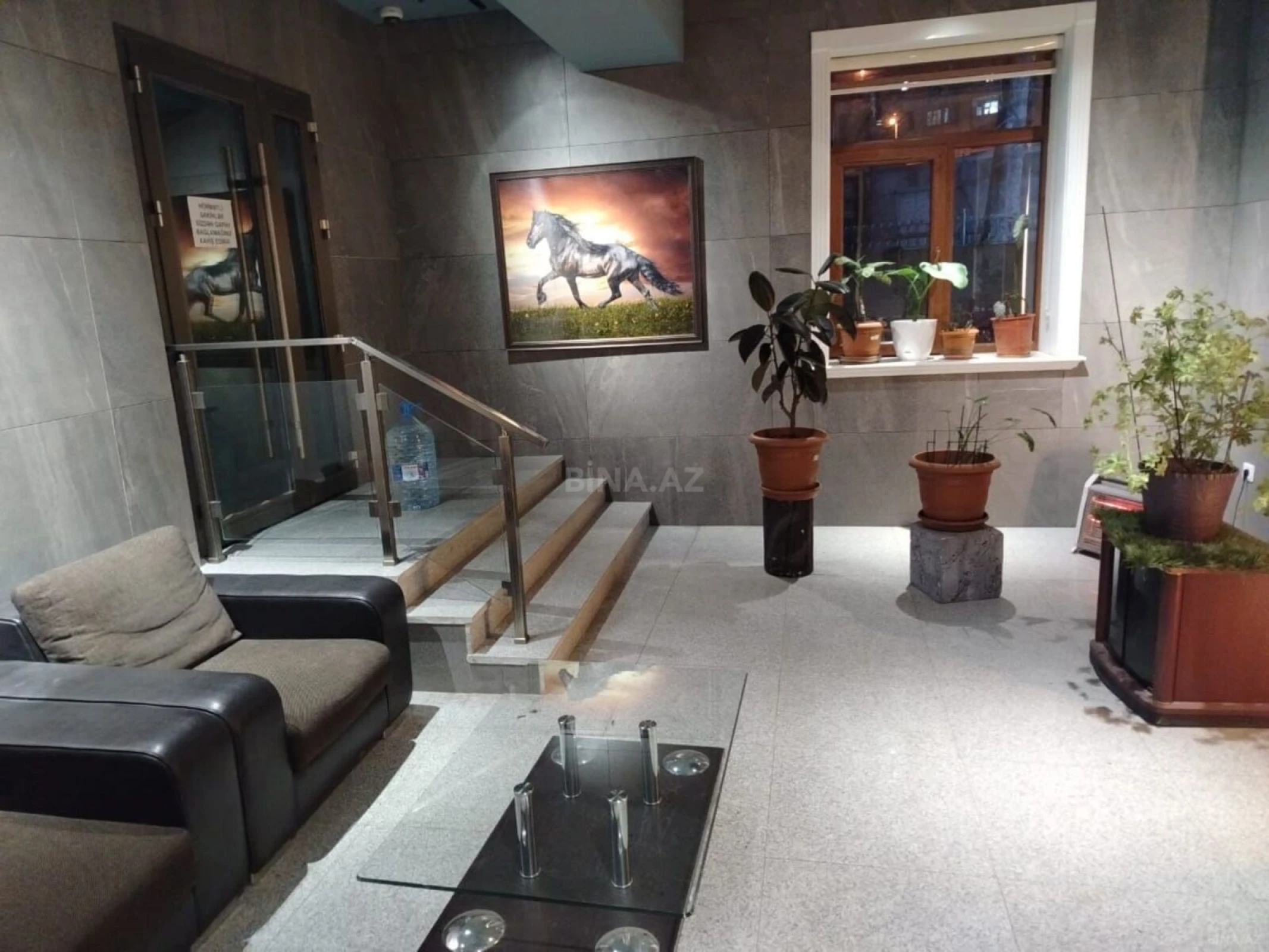 Kirayə verilir 2 otaqlı mənzil 110 m²