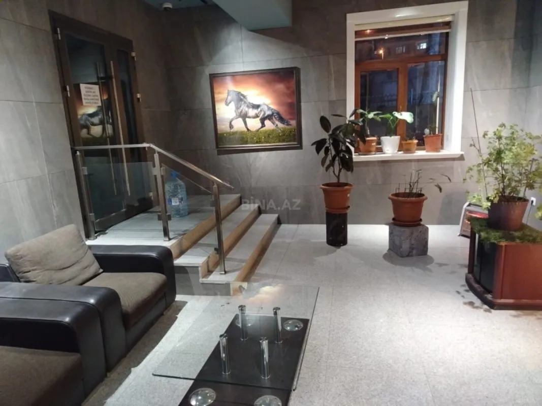 Kirayə verilir 2 otaqlı mənzil 110 m²