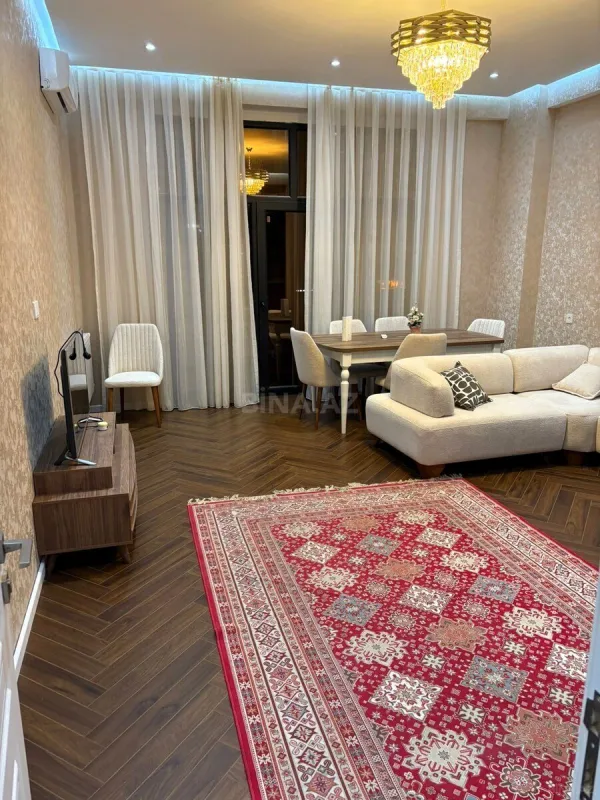 Satılır 2 otaqlı mənzil 92 m²
