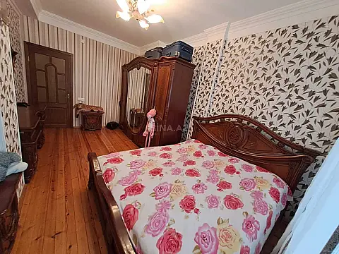 Satılır 3 otaqlı mənzil 105 m²