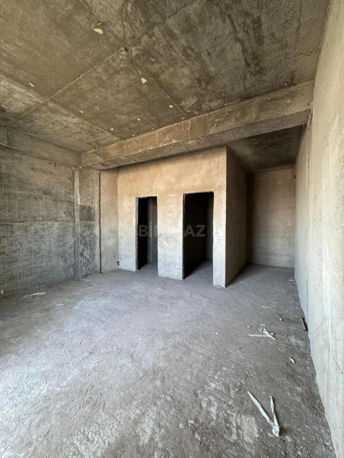 Satılır 3 otaqlı mənzil 186 m²