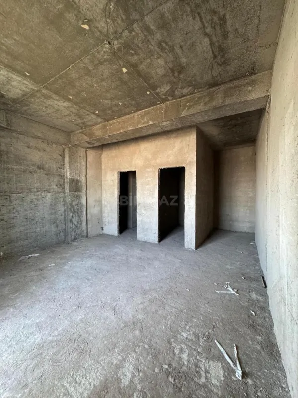 Satılır 3 otaqlı mənzil 186 m²