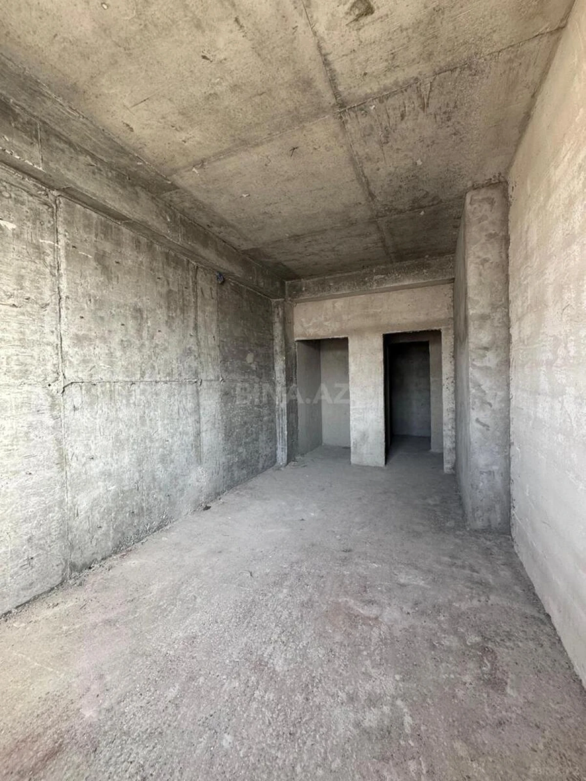 Satılır 3 otaqlı mənzil 186 m²