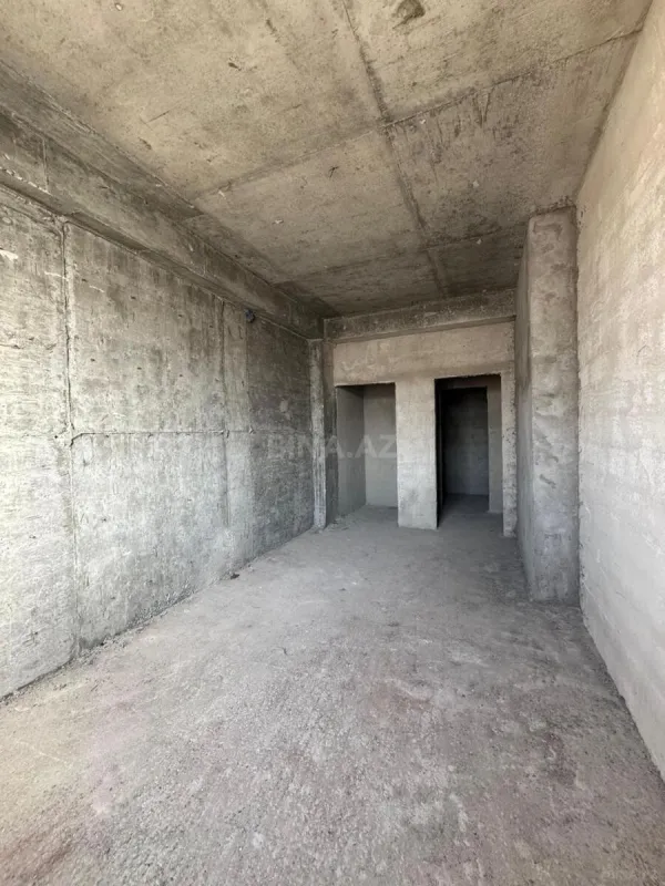 Satılır 3 otaqlı mənzil 186 m²