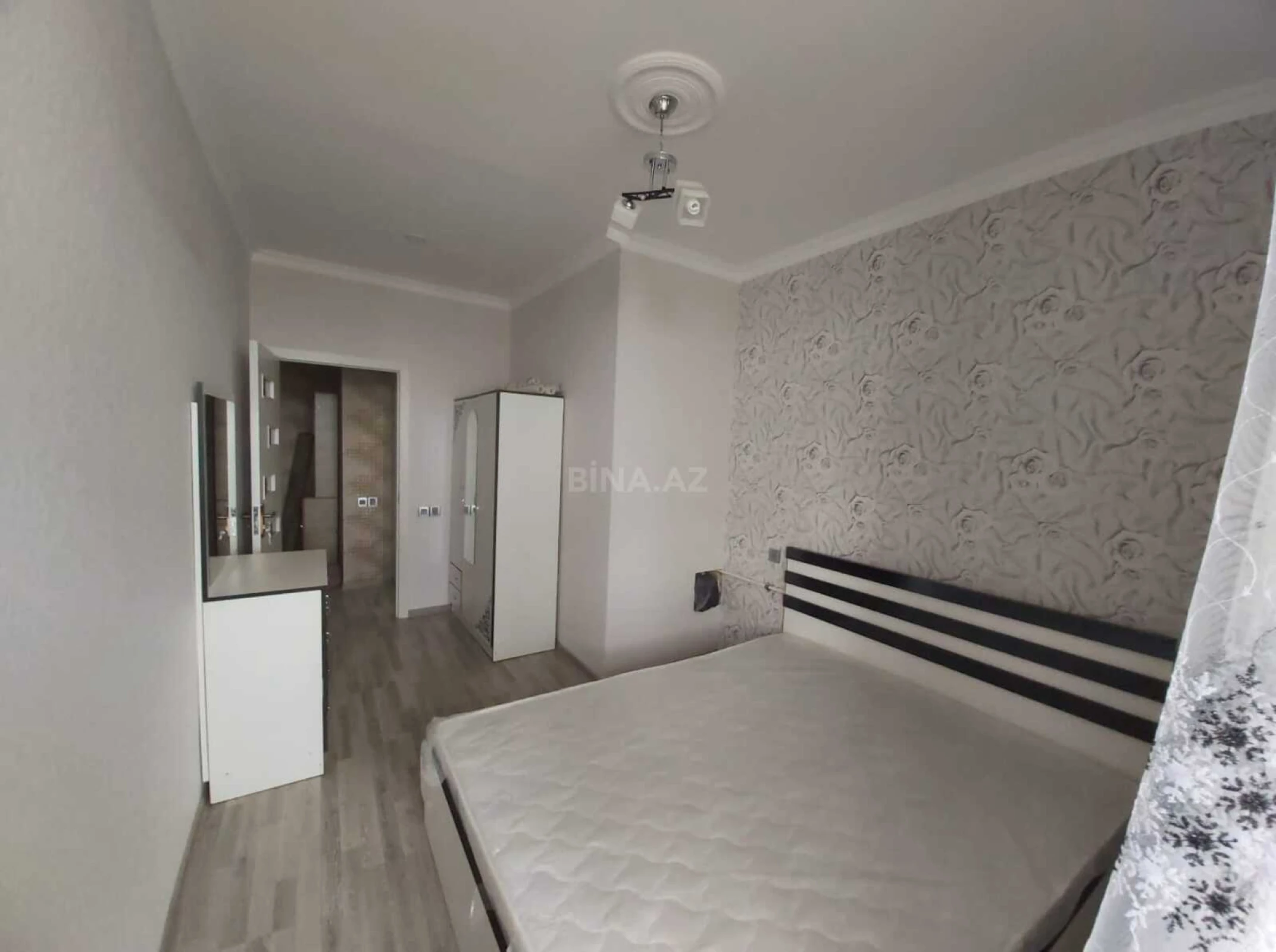 Satılır 2 otaqlı mənzil 58 m²