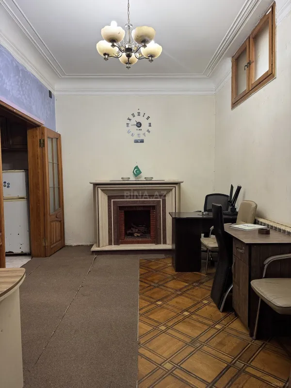 Satılır 5 otaqlı mənzil 145 m²