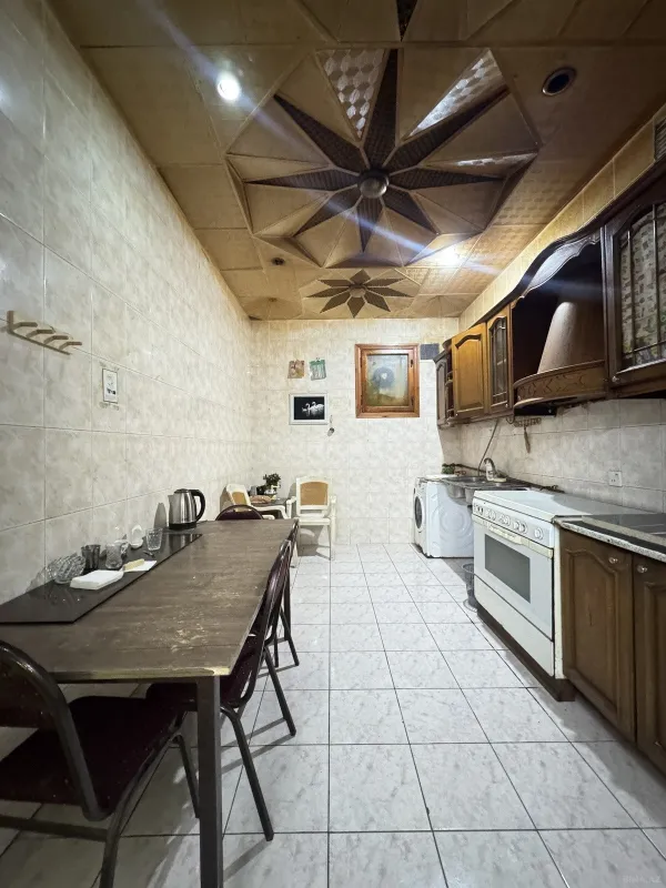 Satılır 5 otaqlı mənzil 145 m²