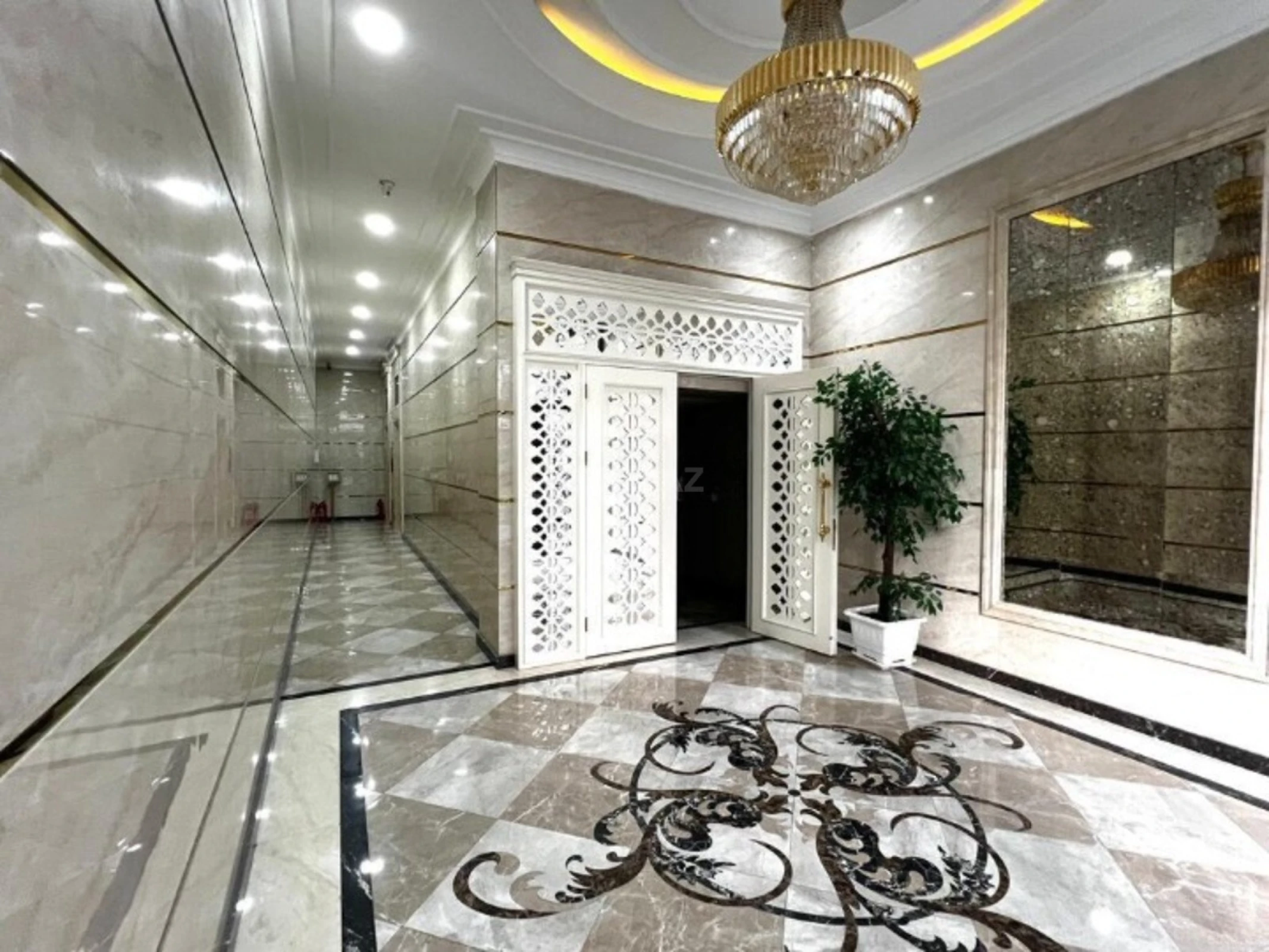 Satılır 4 otaqlı mənzil 219 m²