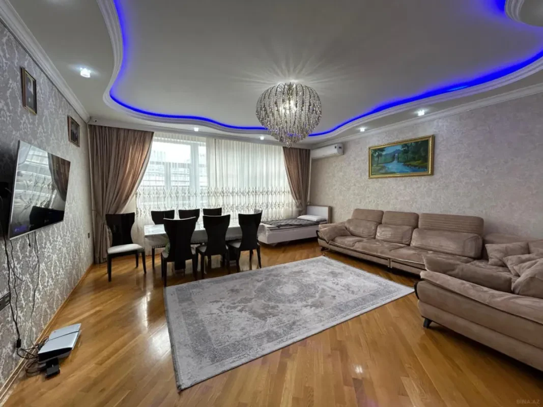 Satılır 3 otaqlı mənzil 148 m²