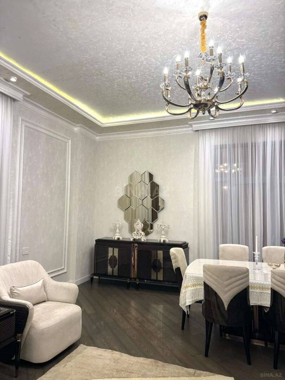 Satılır 4 otaqlı mənzil 170 m²