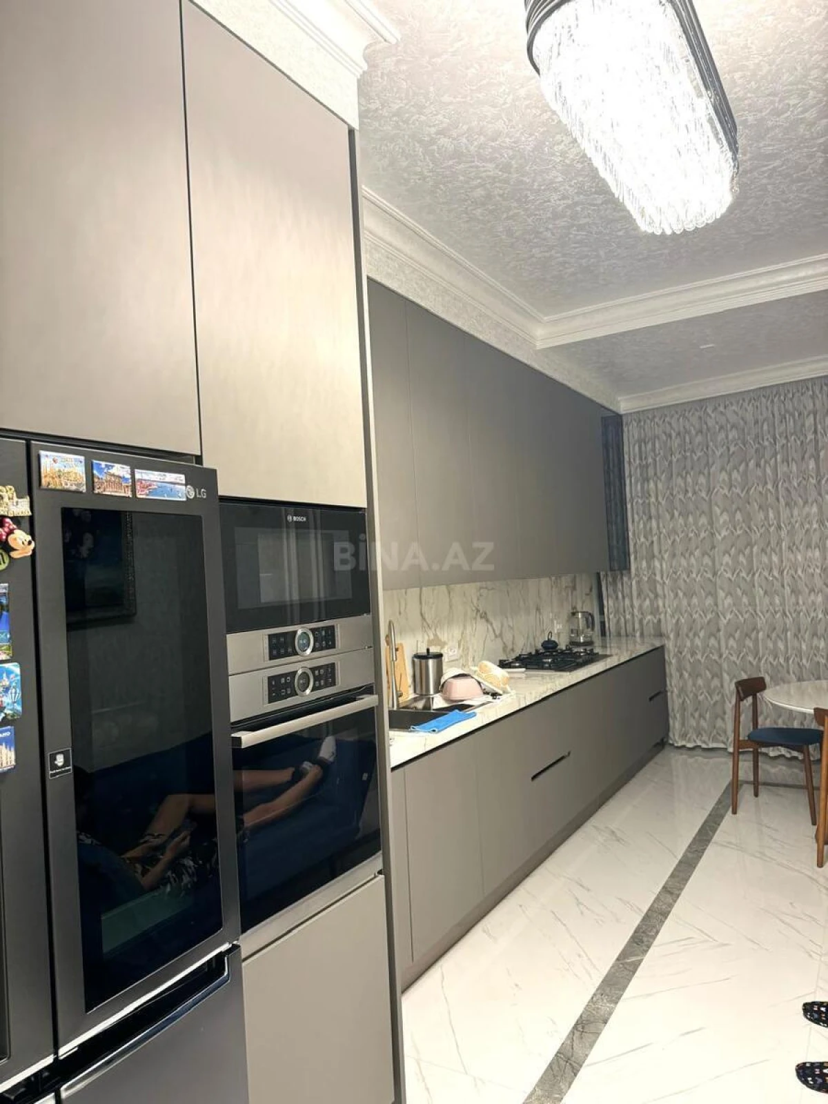 Satılır 4 otaqlı mənzil 170 m²