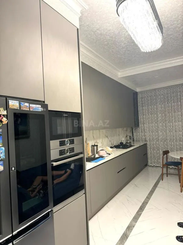 Satılır 4 otaqlı mənzil 170 m²