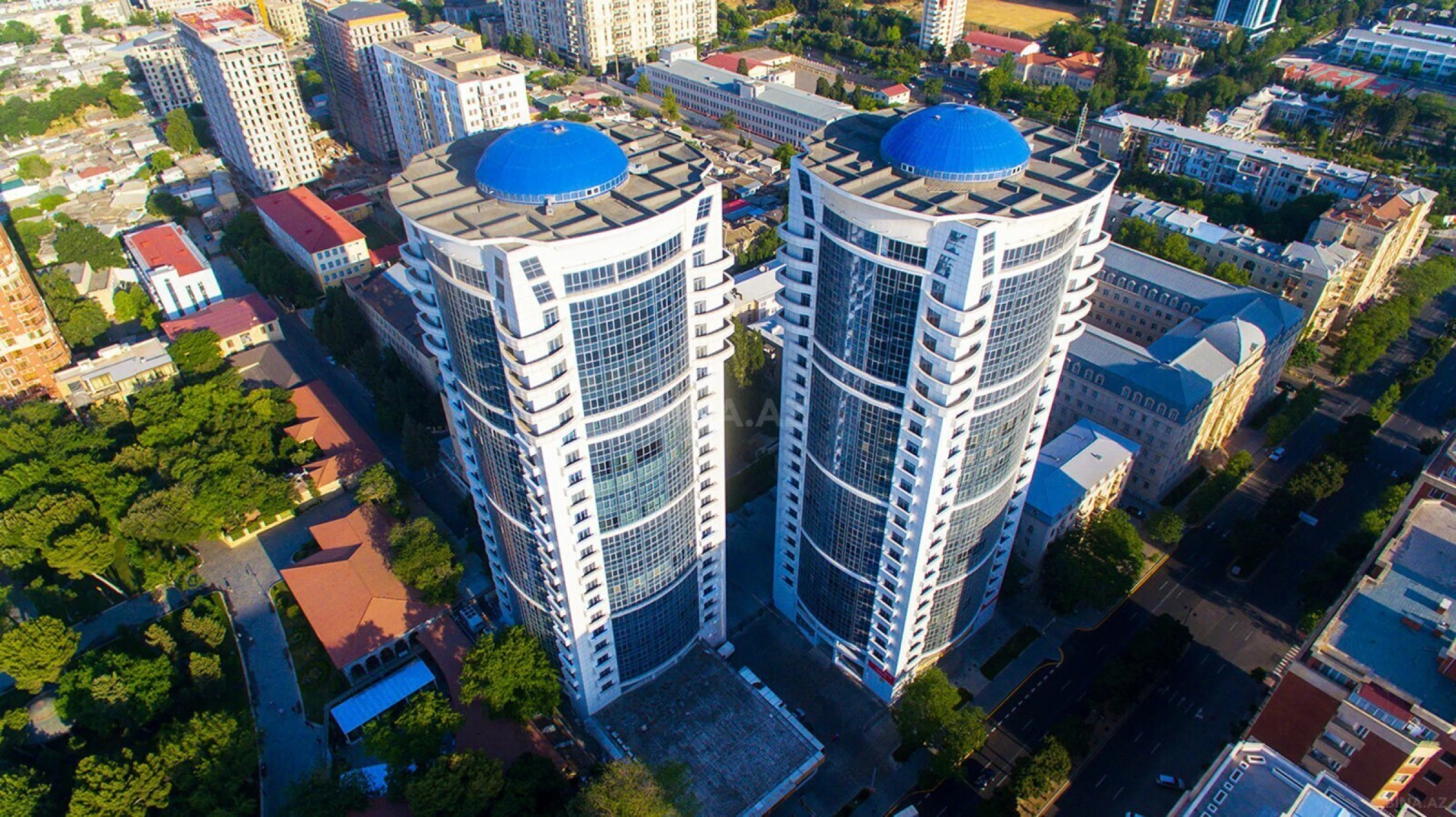 Satılır 4 otaqlı mənzil 170 m²