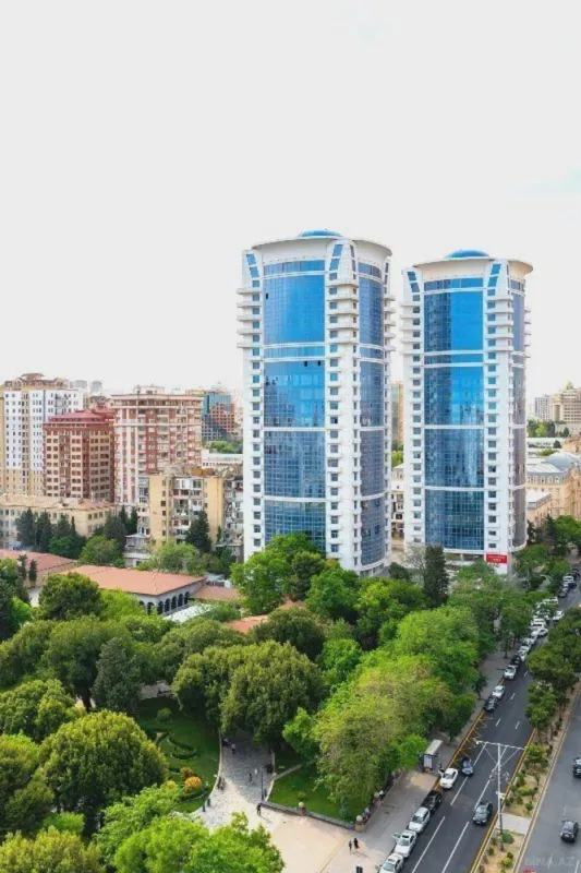 Satılır 4 otaqlı mənzil 170 m²
