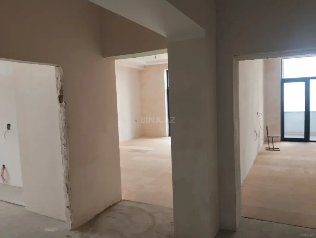 Satılır 3 otaqlı mənzil 121.3 m²