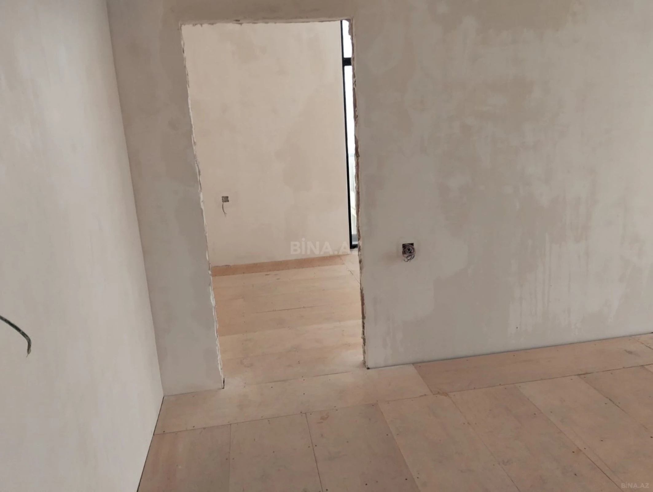 Satılır 3 otaqlı mənzil 121.3 m²