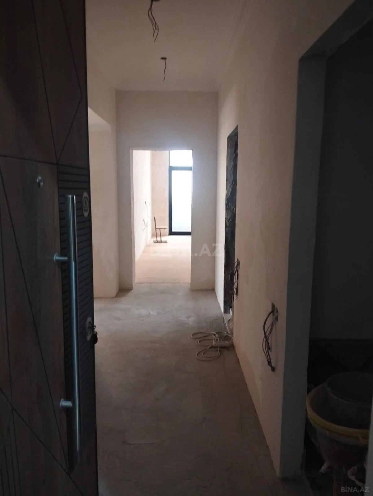Satılır 3 otaqlı mənzil 121.3 m²