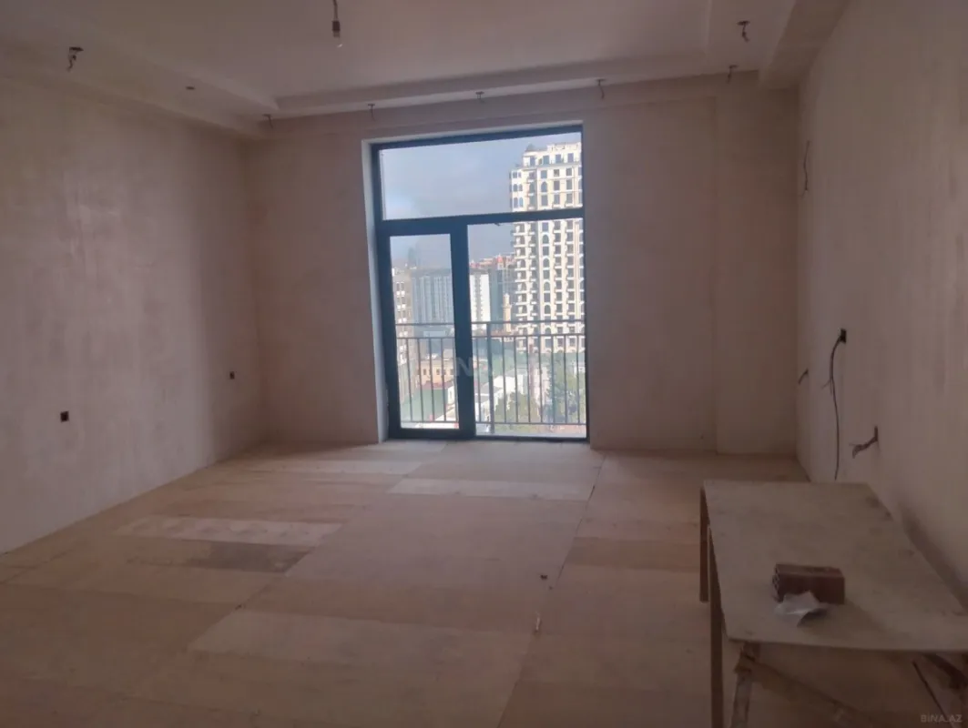 Satılır 3 otaqlı mənzil 121.3 m²