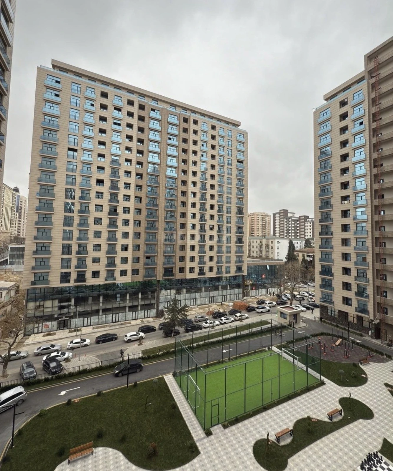 Satılır 3 otaqlı mənzil 121.3 m²