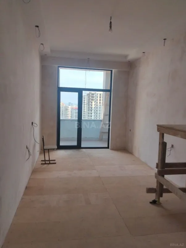 Satılır 3 otaqlı mənzil 121.3 m²