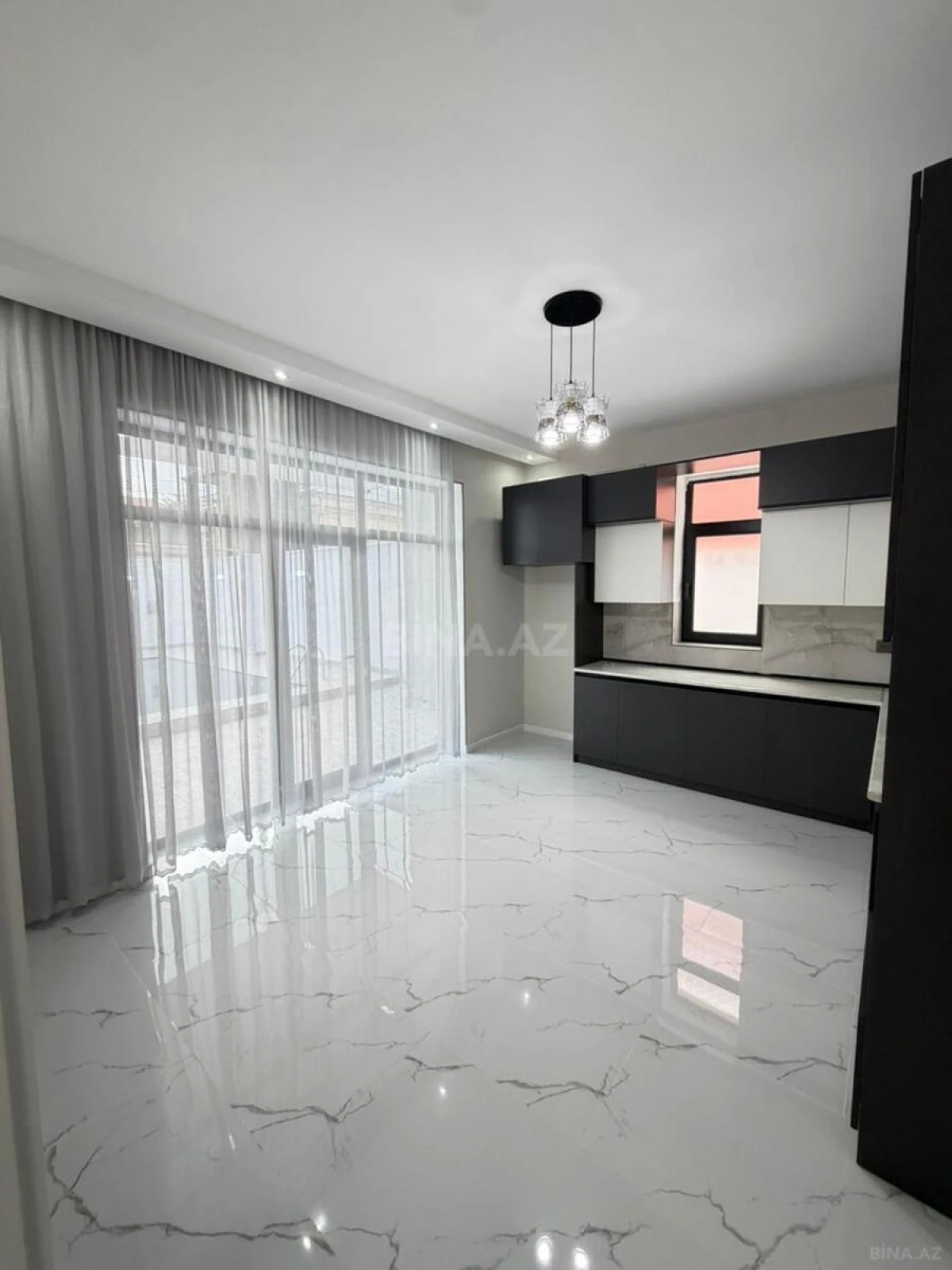 Satılır 4 otaqlı həyət evi 140 m²