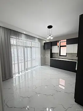 Satılır 4 otaqlı həyət evi 140 m²