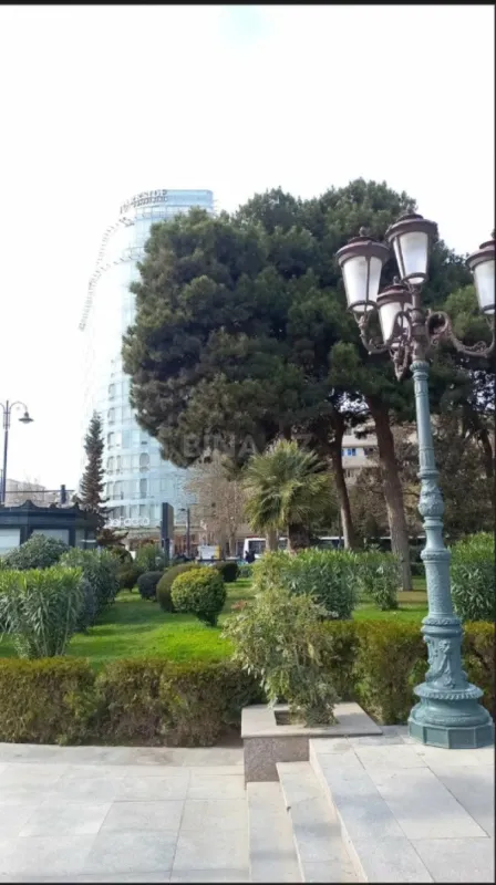 Satılır obyekt 130.5 m²