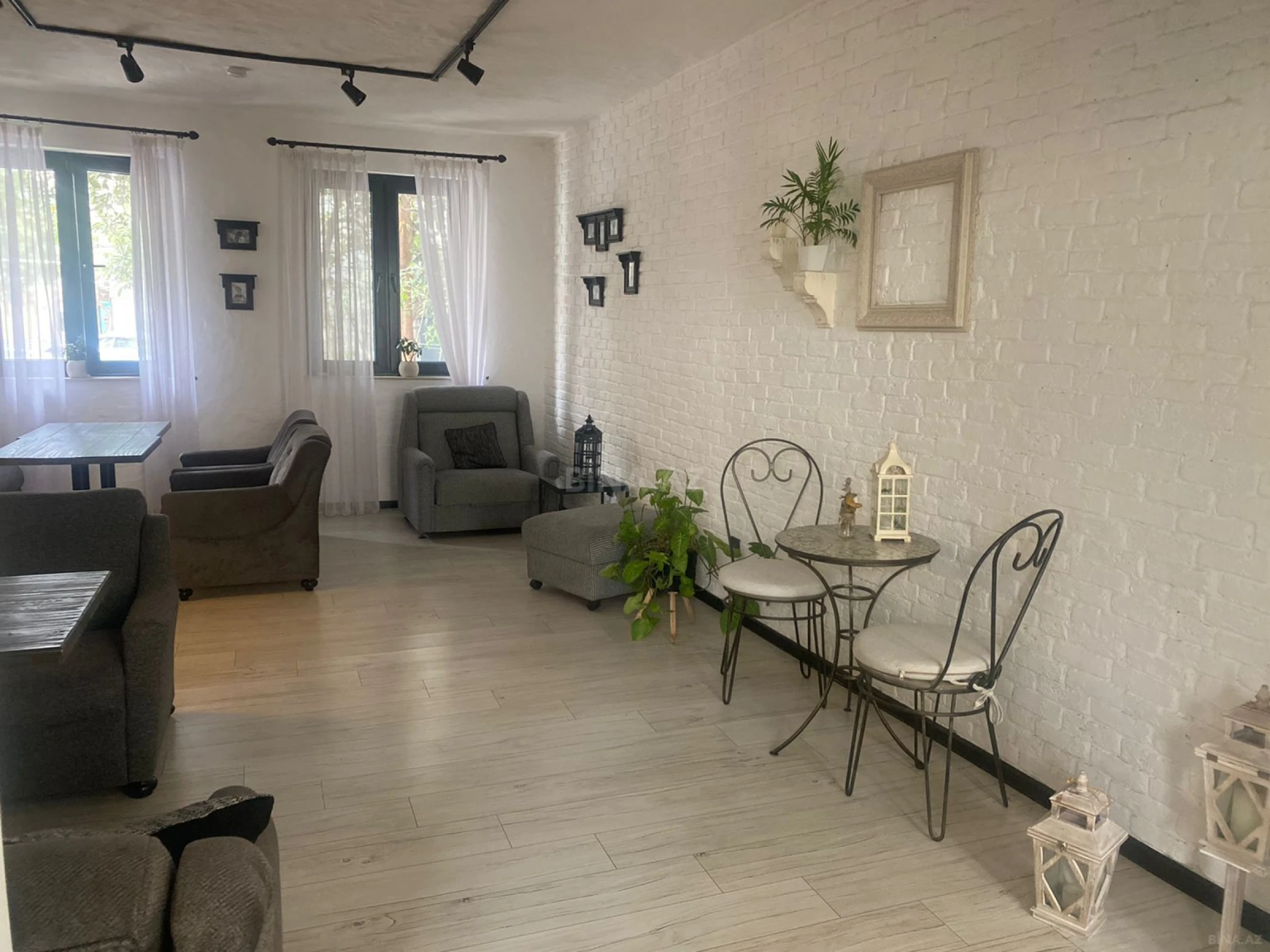 Satılır obyekt 130.5 m²