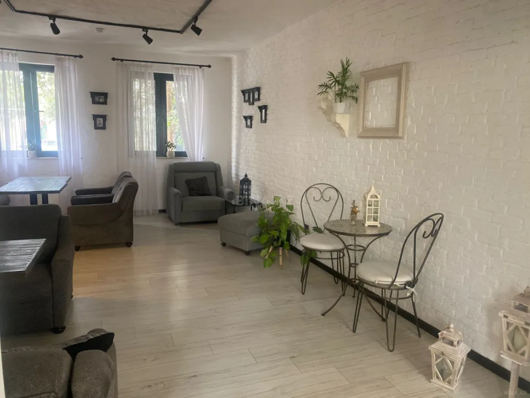 Satılır obyekt 130.5 m²