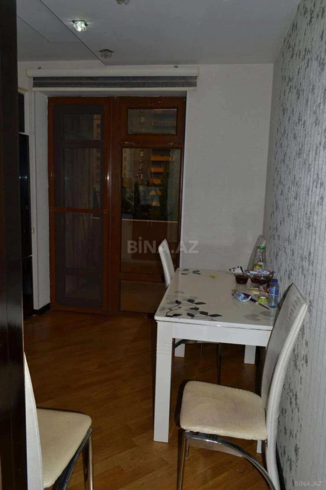 Satılır 4 otaqlı mənzil 98 m²