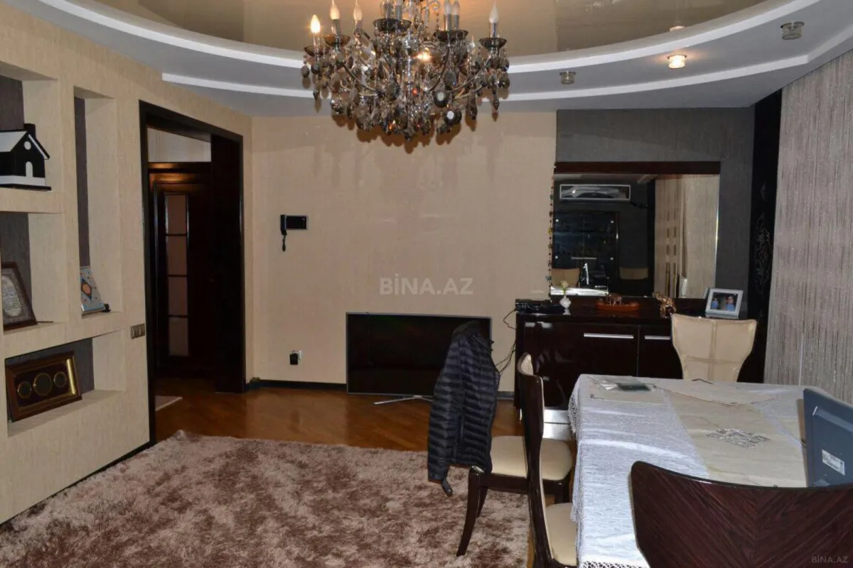 Satılır 4 otaqlı mənzil 98 m²