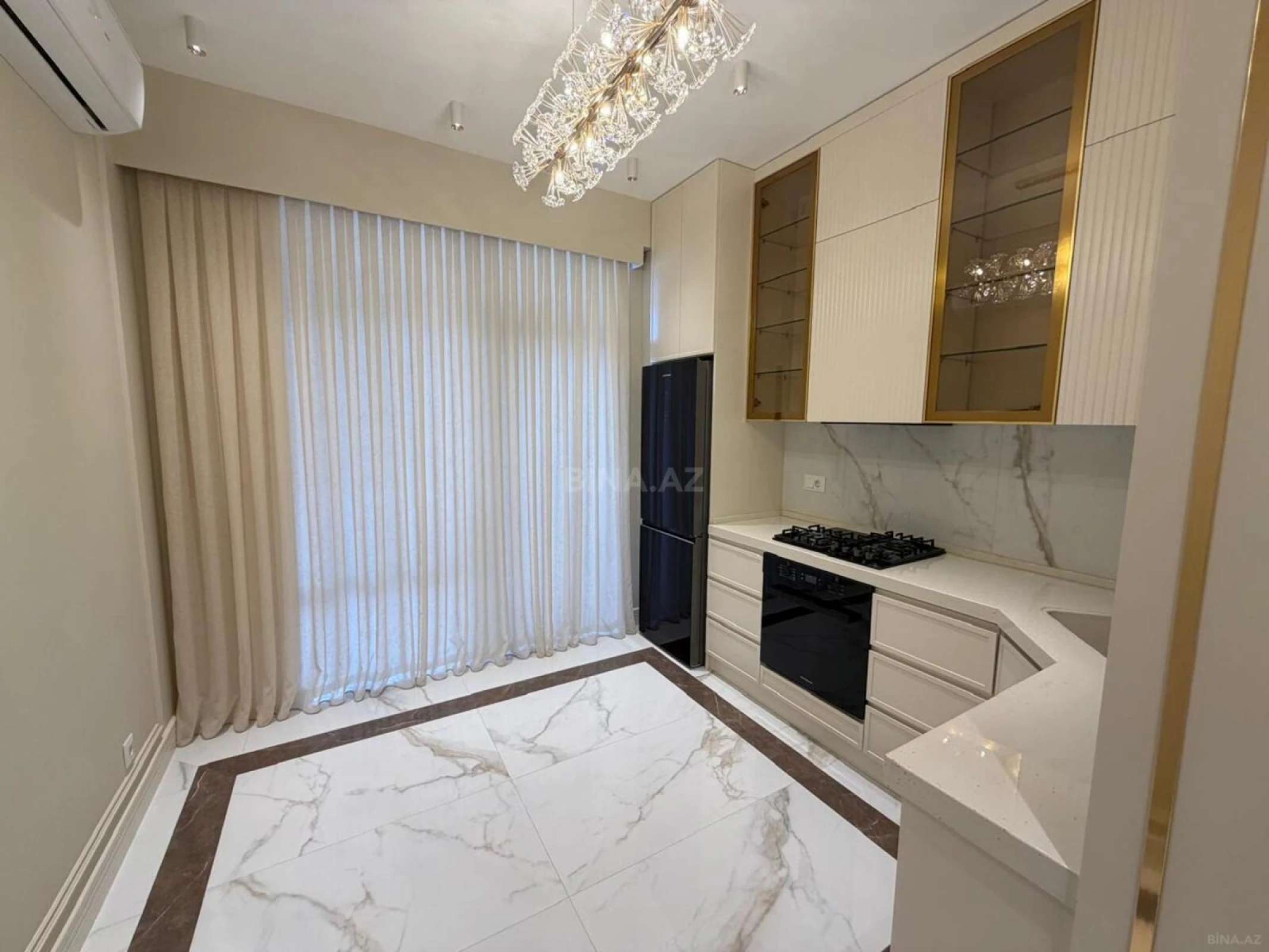 Satılır 3 otaqlı mənzil 85 m²