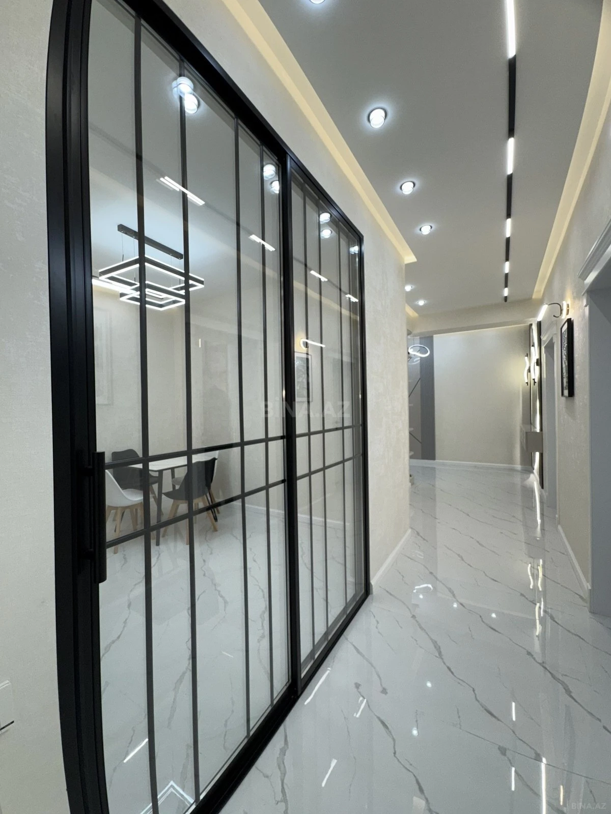 Satılır 3 otaqlı mənzil 135 m²