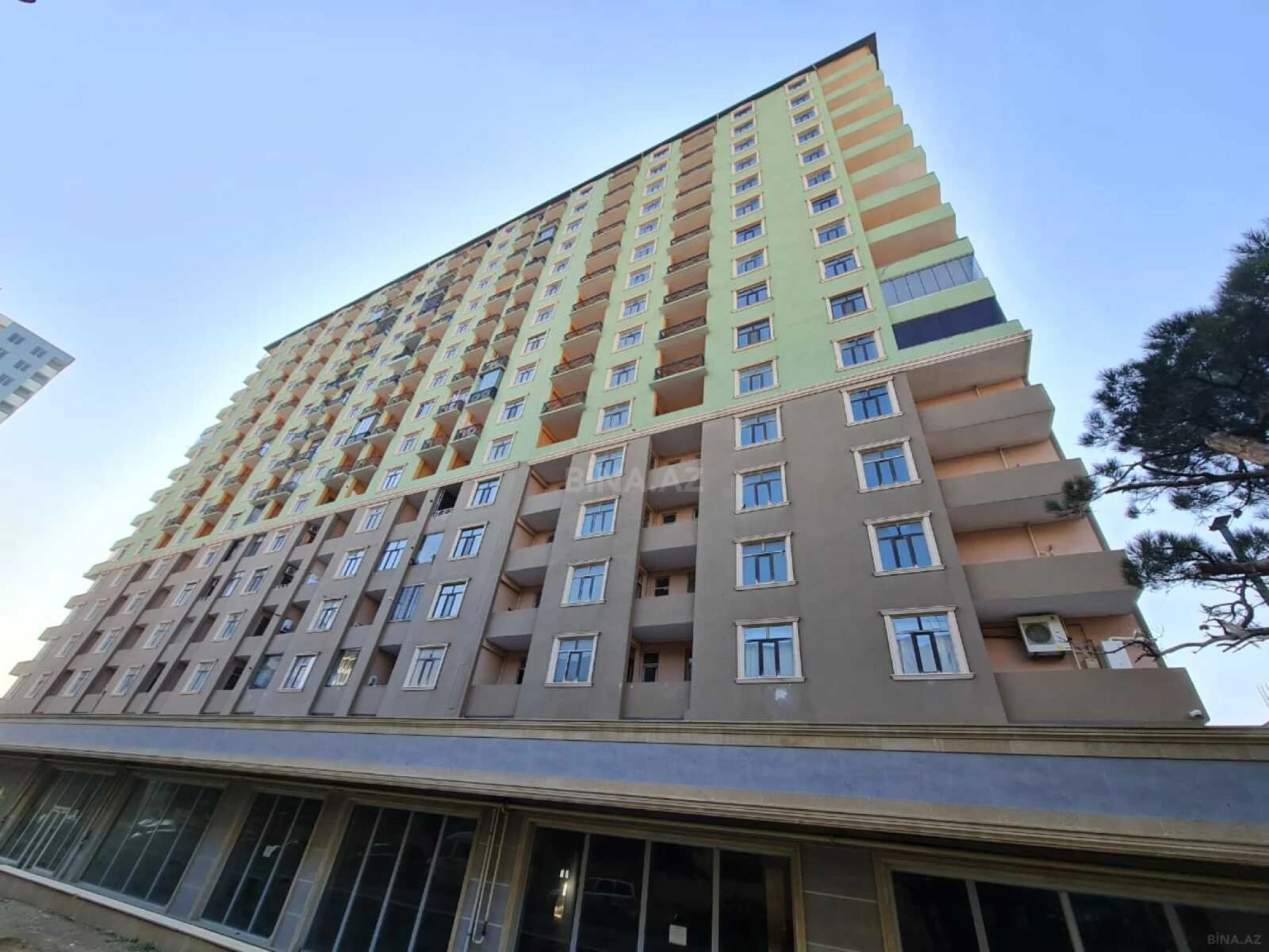 Satılır 3 otaqlı mənzil 135 m²