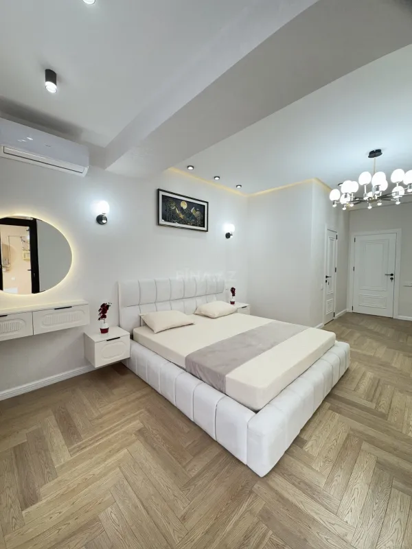 Satılır 3 otaqlı mənzil 135 m²