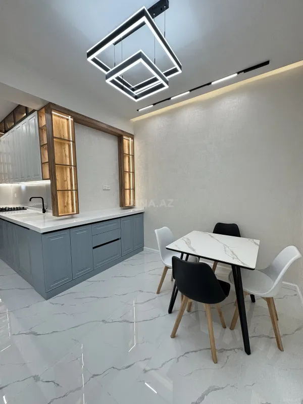 Satılır 3 otaqlı mənzil 135 m²