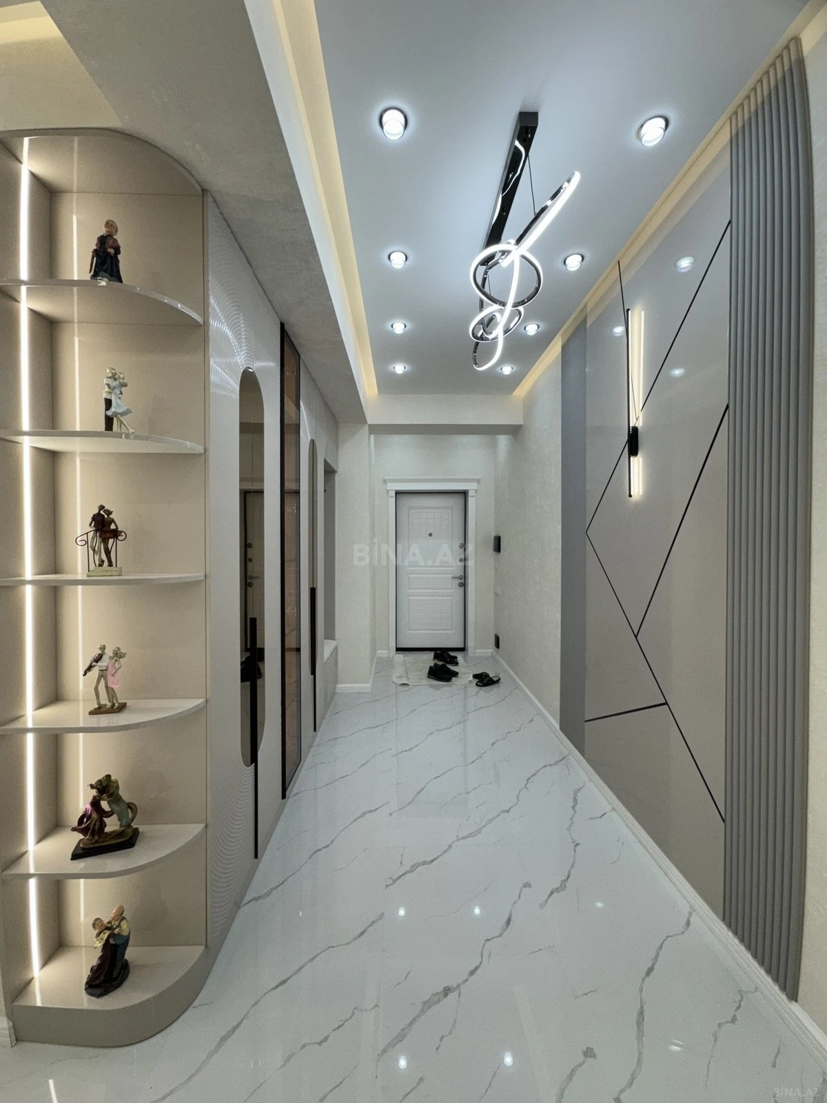 Satılır 3 otaqlı mənzil 135 m²