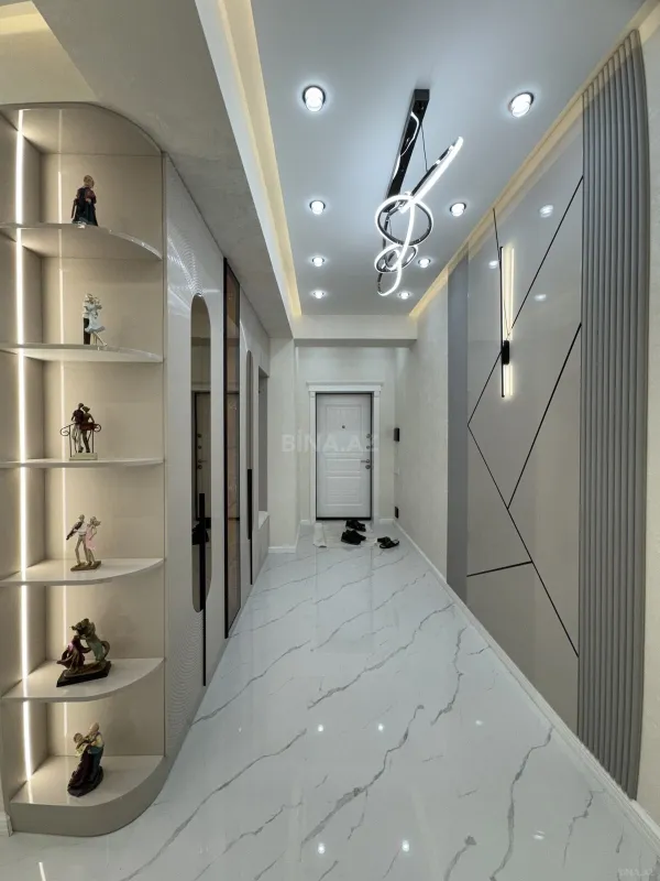 Satılır 3 otaqlı mənzil 135 m²