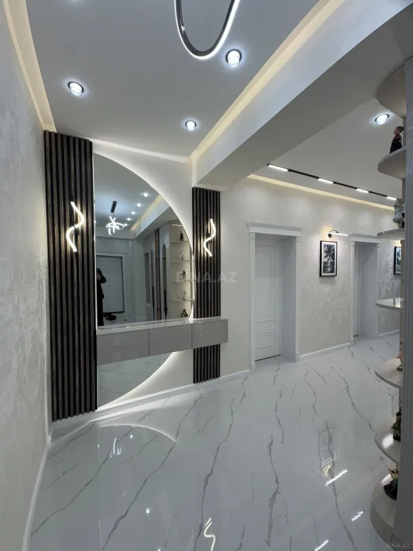 Satılır 3 otaqlı mənzil 135 m²