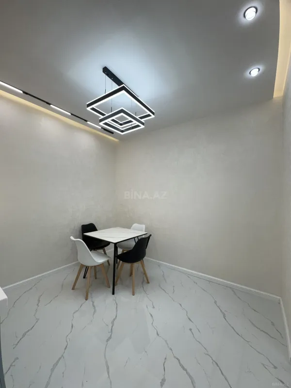 Satılır 3 otaqlı mənzil 135 m²