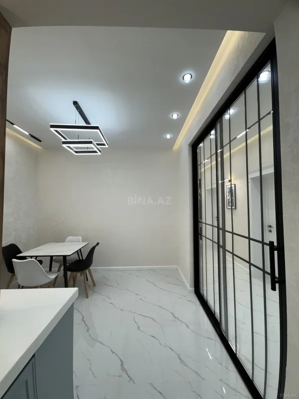 Satılır 3 otaqlı mənzil 135 m²