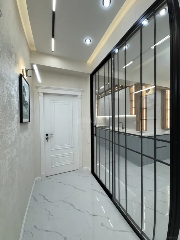 Satılır 3 otaqlı mənzil 135 m²